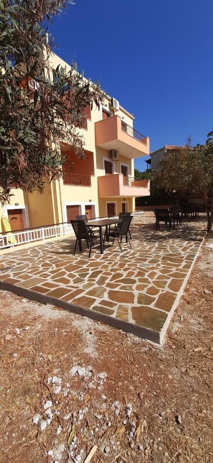 Savvas Apartments プリトラ エクステリア 写真