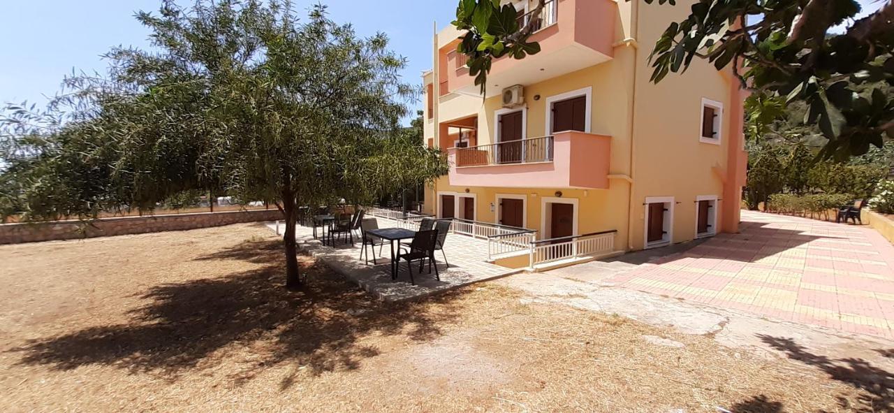Savvas Apartments プリトラ エクステリア 写真
