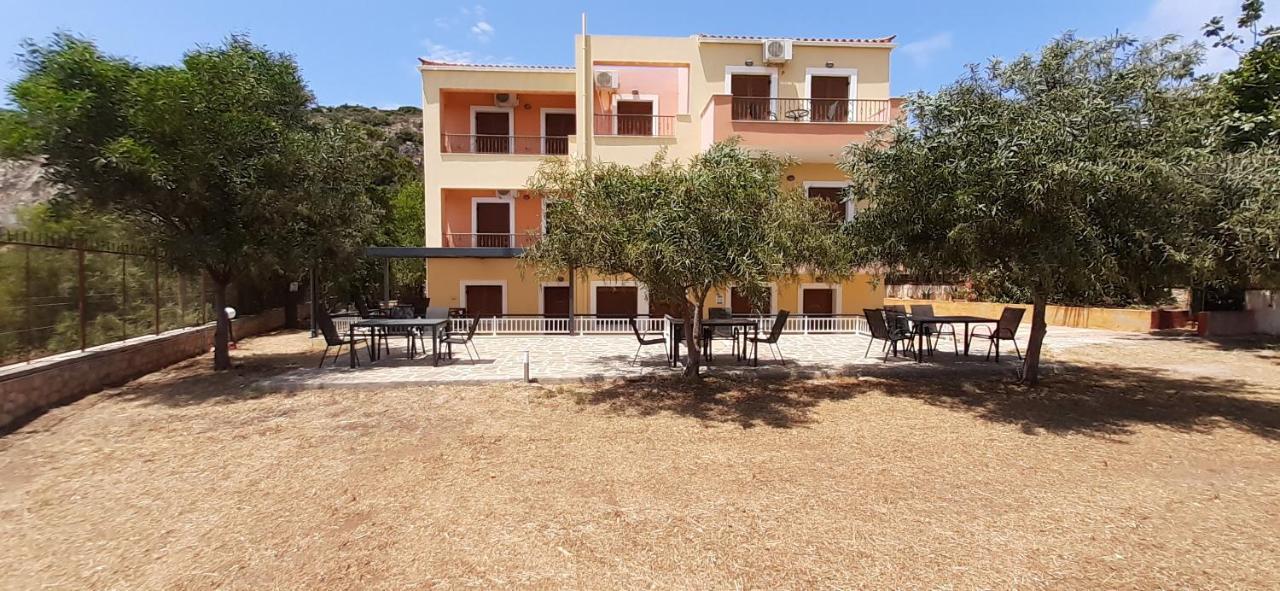 Savvas Apartments プリトラ エクステリア 写真