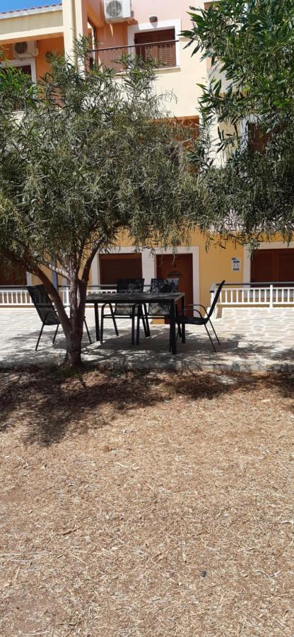 Savvas Apartments プリトラ エクステリア 写真