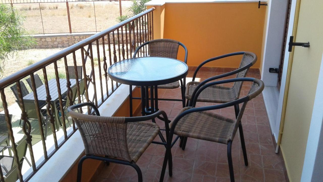 Savvas Apartments プリトラ エクステリア 写真
